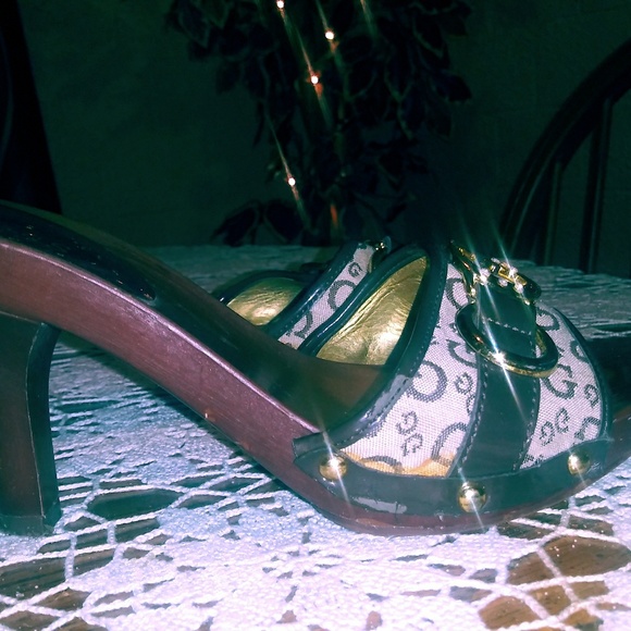 GUESS Heels - Picture 3 of 6